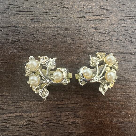 Vintage Clip On Earrings Costume Silver Tone Rhinestones Faux Pearl - Picture 3 of 11
